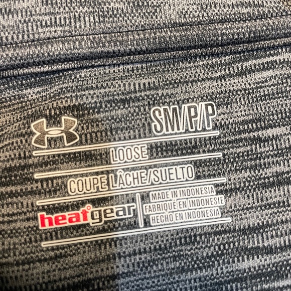 Under Armor Pull over - Picture 4 of 4